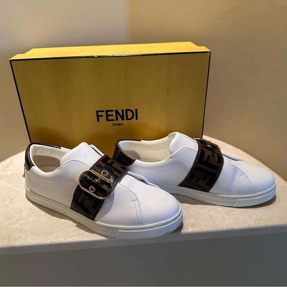 FENDI VITELLO SNEAKERS size 39
